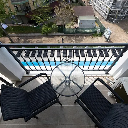 Emilia Romana Park Aparthotel 3*