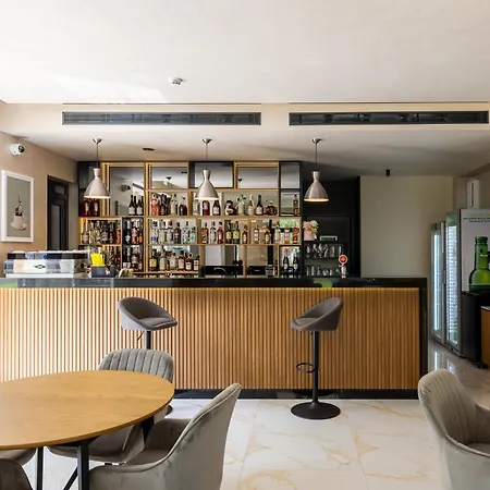 Aparthotel Emilia Romana Park 3*