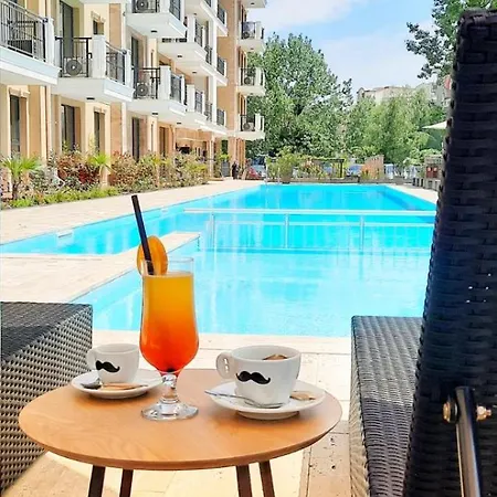Aparthotel Emilia Romana Park