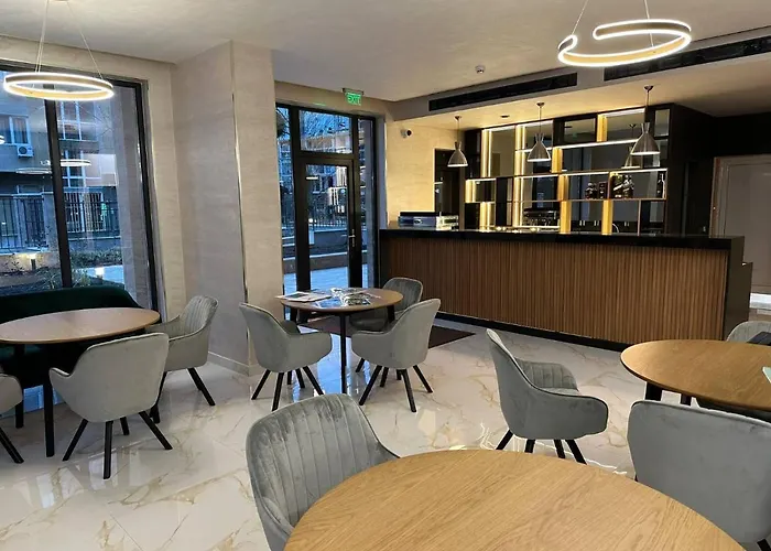 Emilia Romana Park 써니비치