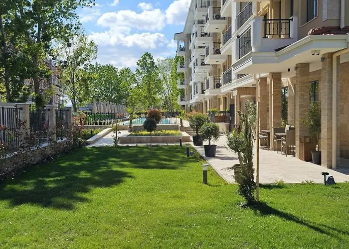 Emilia Romana Park 써니비치