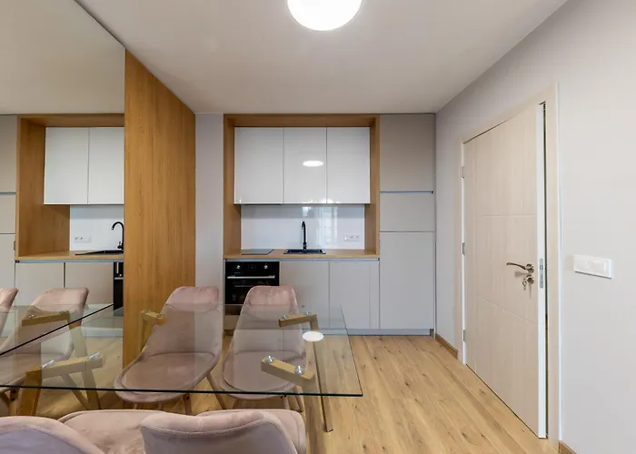 Emilia Romana Park 아파트호텔 4*