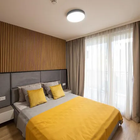 Emilia Romana Park 公寓式酒店 4*