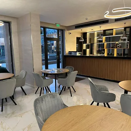 Emilia Romana Park 써니비치