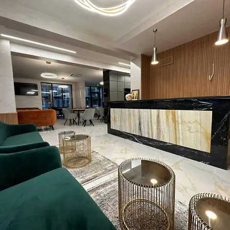 Aparthotel Emilia Romana Park 4*