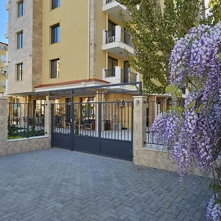 Emilia Romana Park 아파트호텔 써니비치