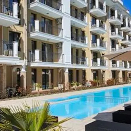 Emilia Romana Park Aparthotel 4*