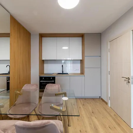 Emilia Romana Park 아파트호텔 4*