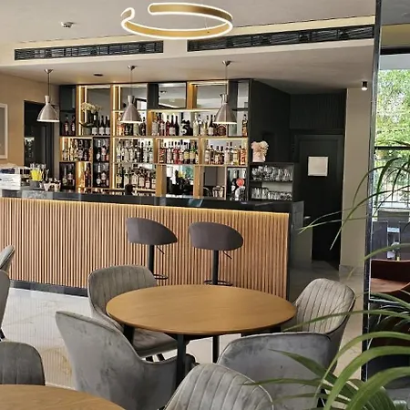 Aparthotel Emilia Romana Park