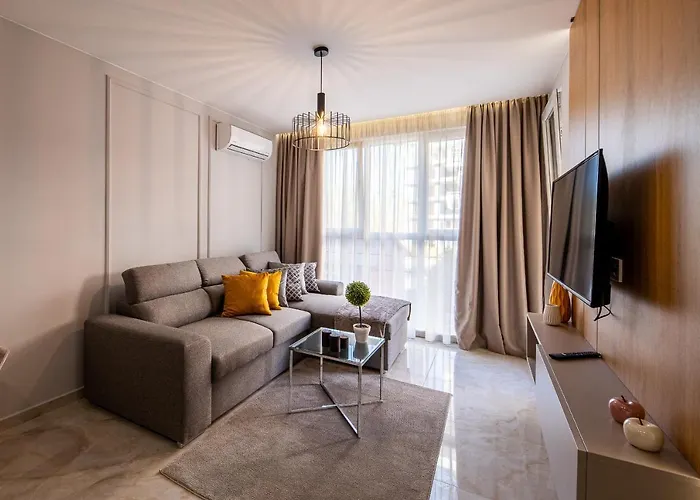 Apartahotel Emilia Romana Park 4*