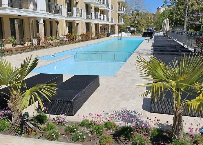 Apartahotel Emilia Romana Park