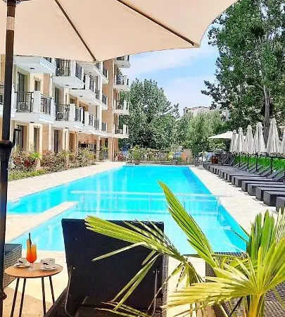 Emilia Romana Park Апарт-готель 3*