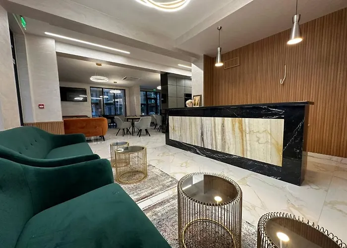 Aparthotel Emilia Romana Park 4*