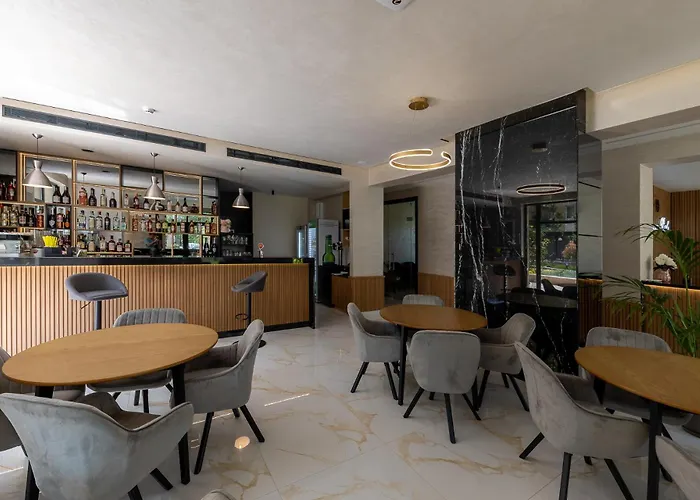 Emilia Romana Park Aparthotel