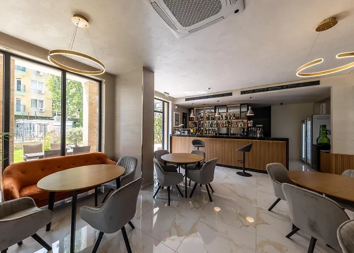 Aparthotel Emilia Romana Park